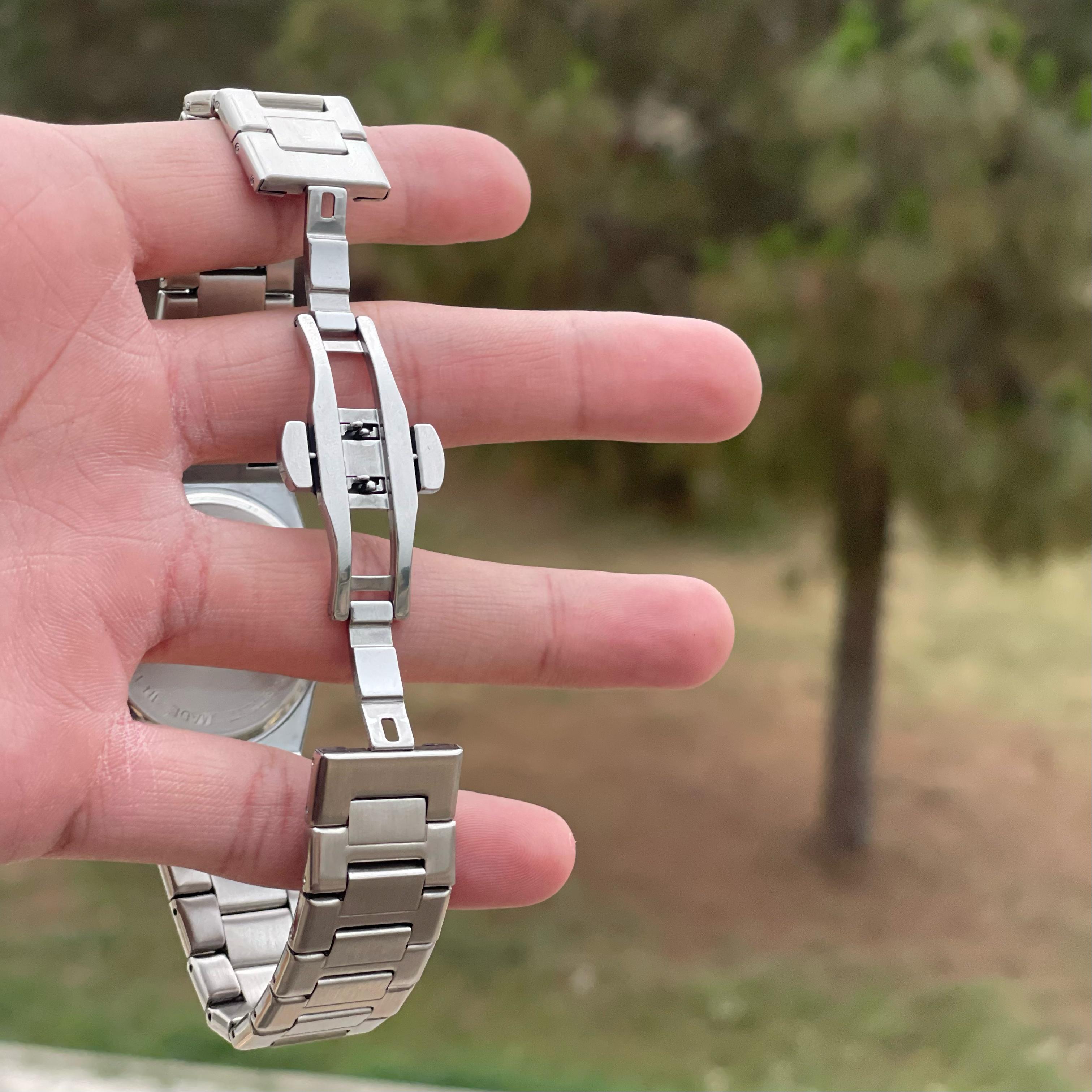 🕰️ Bestwin Silver Chain Watch with Date – Timeless Elegance ✨