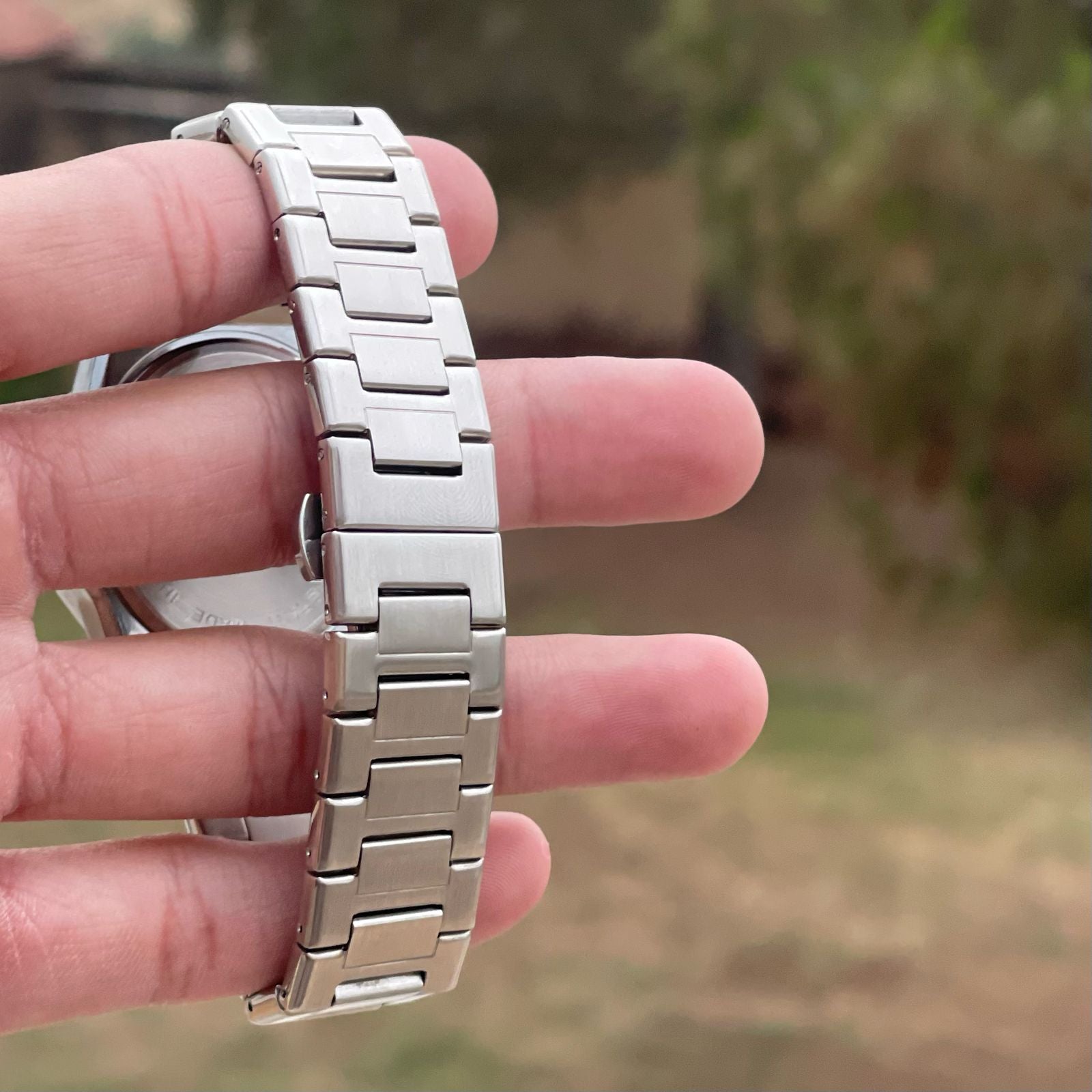 🕰️ Bestwin Silver Chain Watch with Date – Timeless Elegance ✨