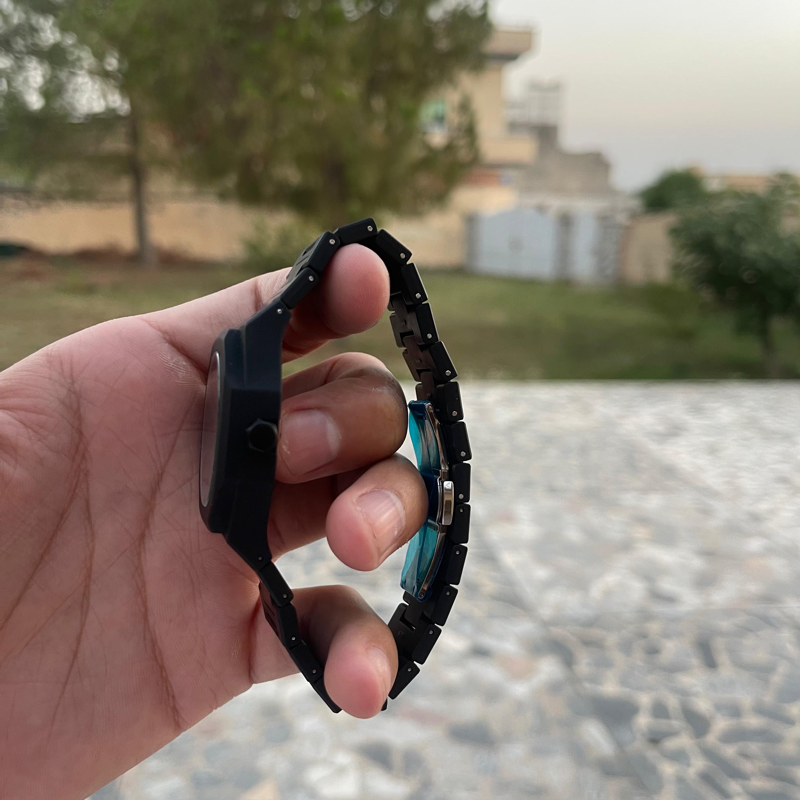 Black Arabic Aura Watch