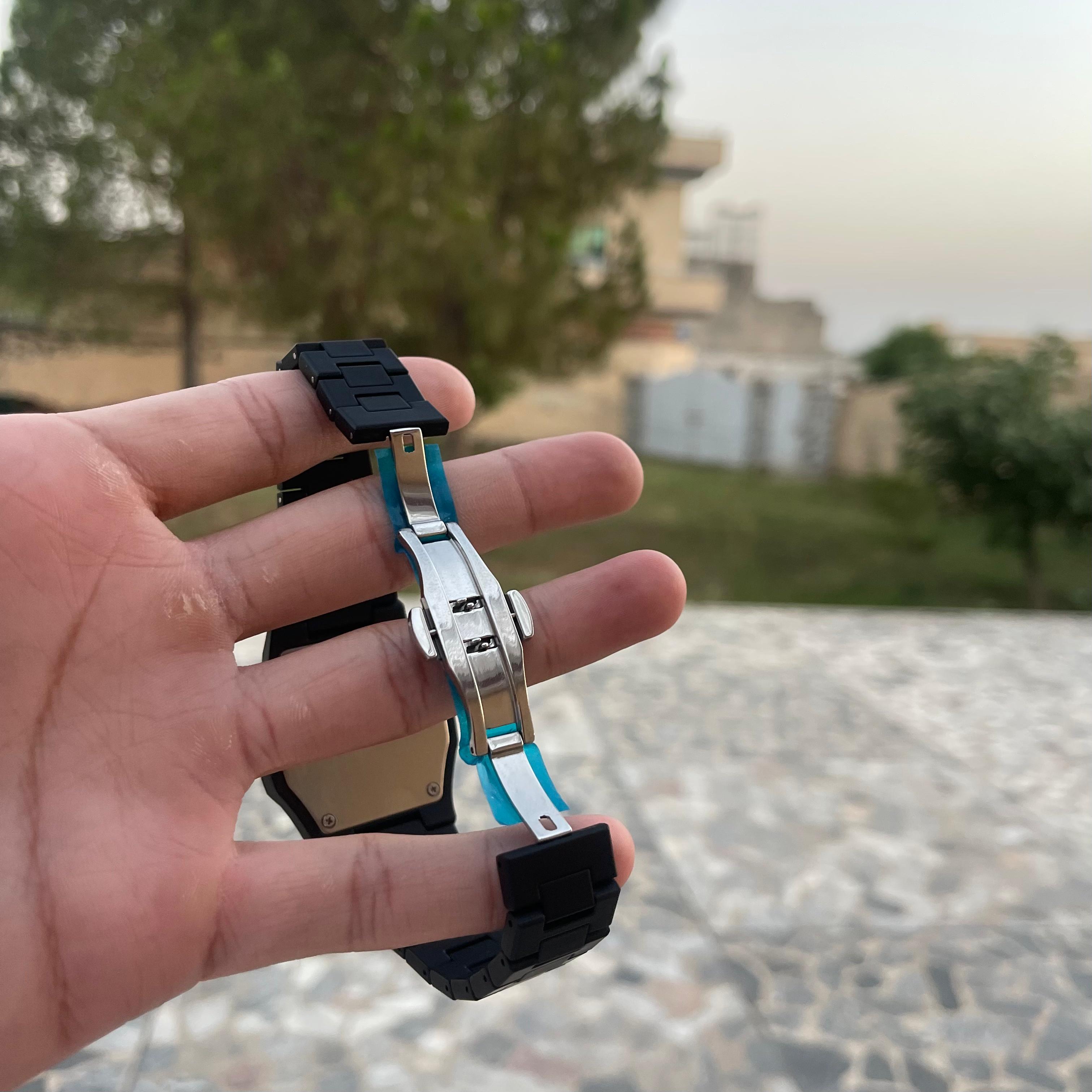 Black Arabic Aura Watch